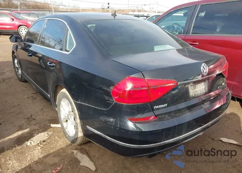 2016 Volkswagen Passat 1.8T S z USA, uszkodzony, nr VIN 1VWAT7A35GC031795